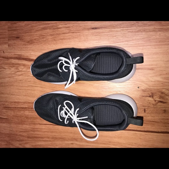 🔻SOLD🔻Nike Roshe One - Picture 3 of 7